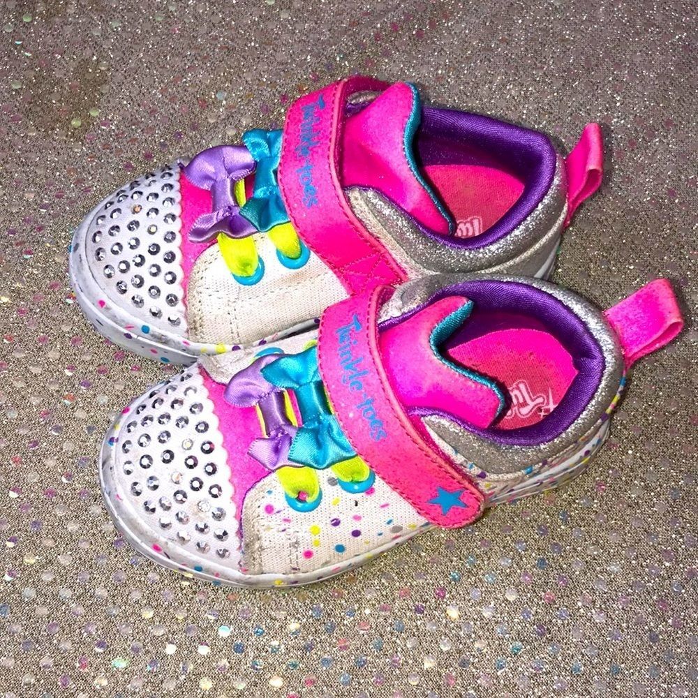 ⭐️ HOST PICK⭐️Twinkle toes by skechers